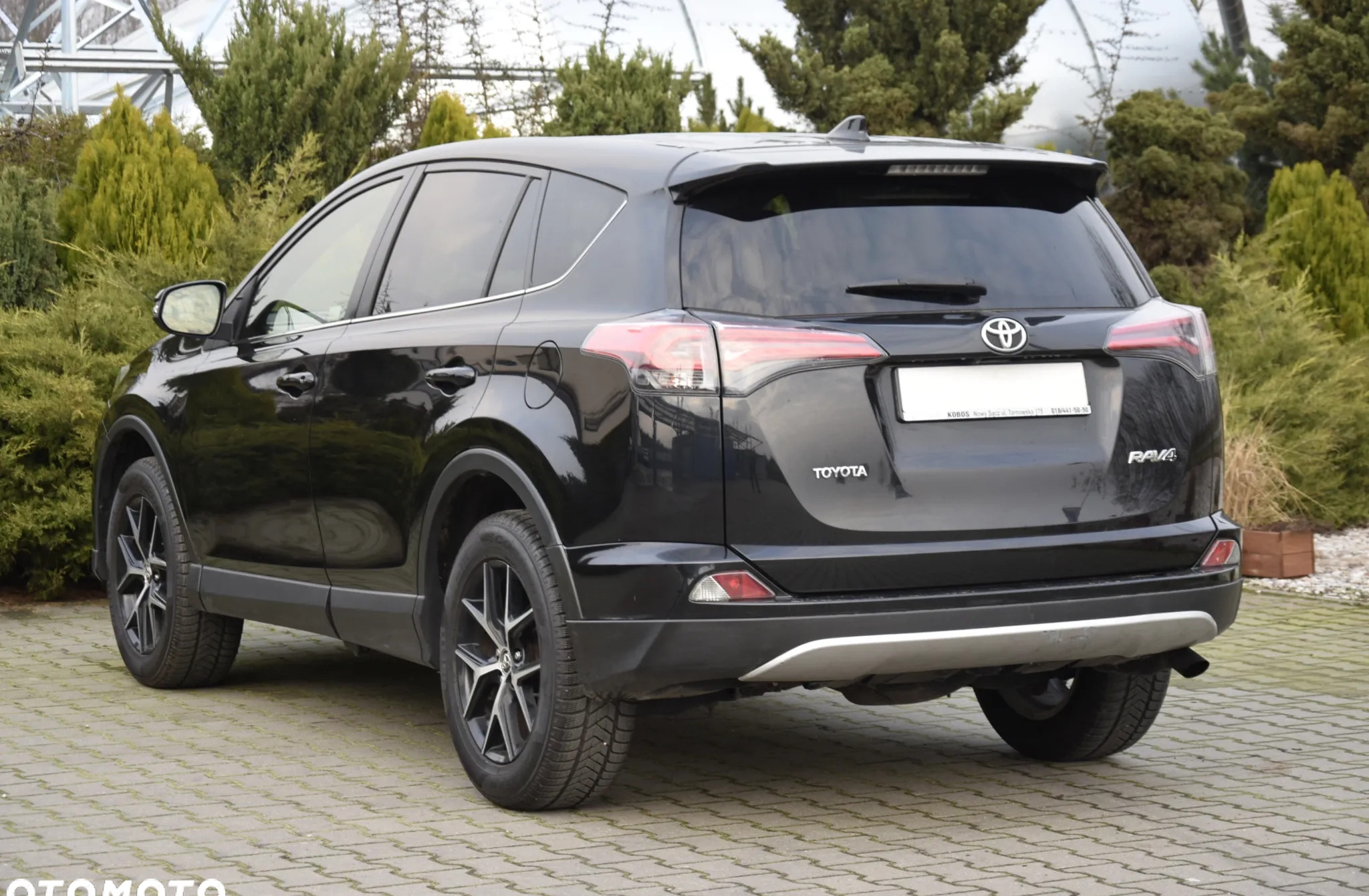 Toyota RAV4 cena 66800 przebieg: 328000, rok produkcji 2016 z Żuromin małe 326
